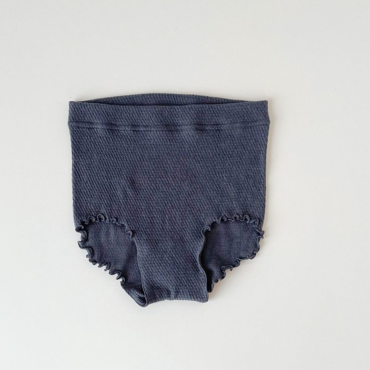 チャコールグレー